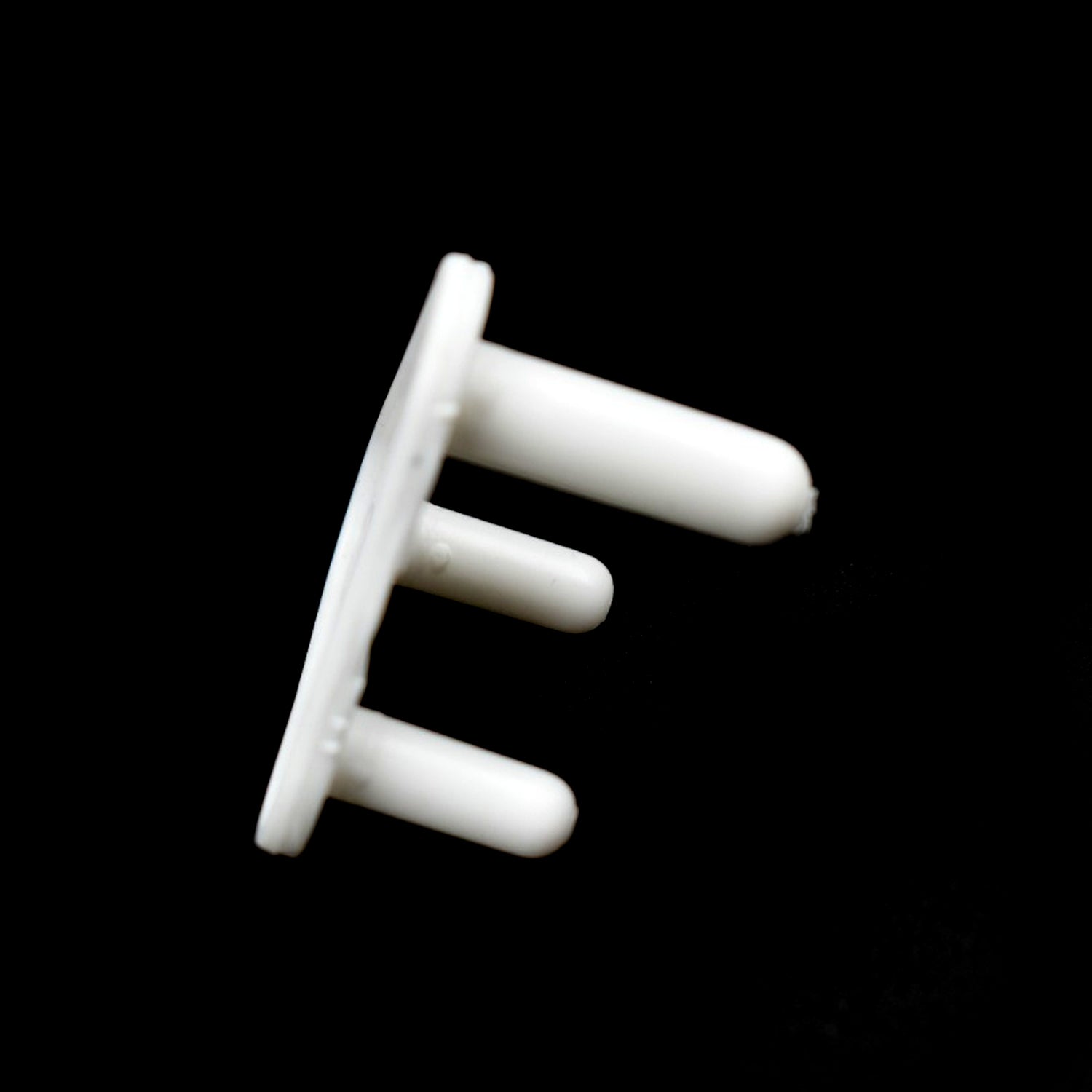 6135 Baby Safety Big Electrical Socket Cover, Outlet Plug Protector (Pack of 100Pc) freeshipping - DeoDap 6135 Baby Safety Big Electrical Socket Cover, Outlet Plug Protector (Pack of 100Pc) freeshipping - DeoDap